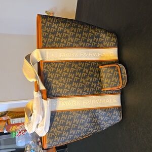 Large Tote Handbag 👜  With Coin Case      ✨️NEW✨️